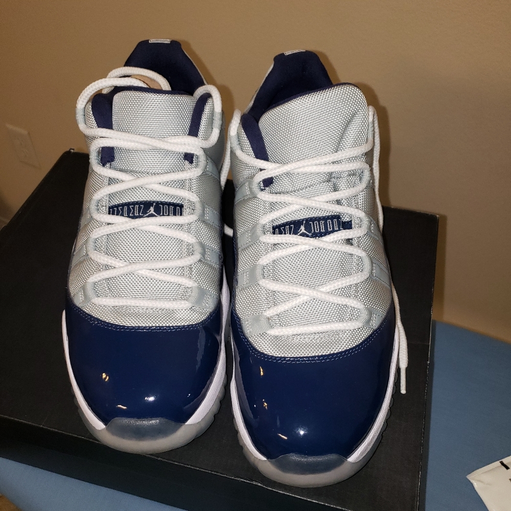 Nike Air Jordan XI Georgetown Low XI Size 12